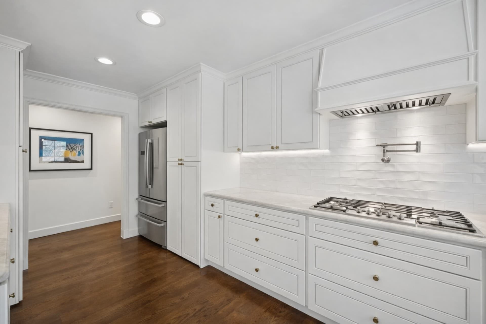 Dallas Timbergrove kitchen remodel range wall with custom hood